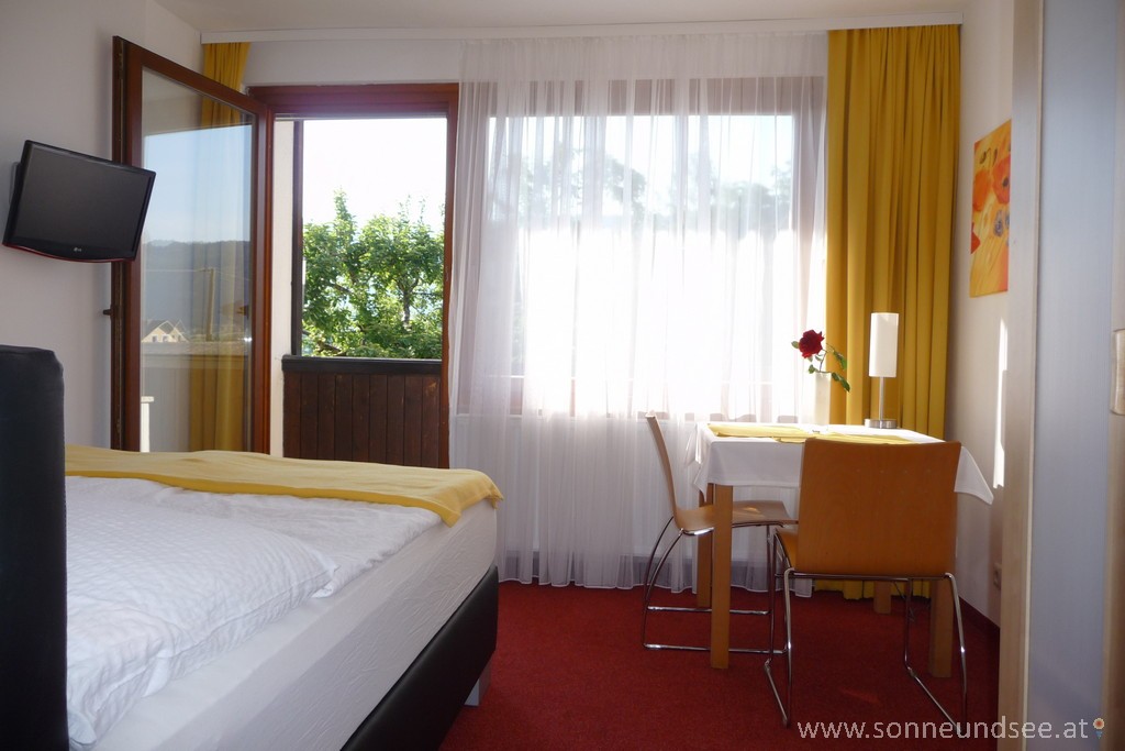 Blick ins Zimmer von Appartement 5